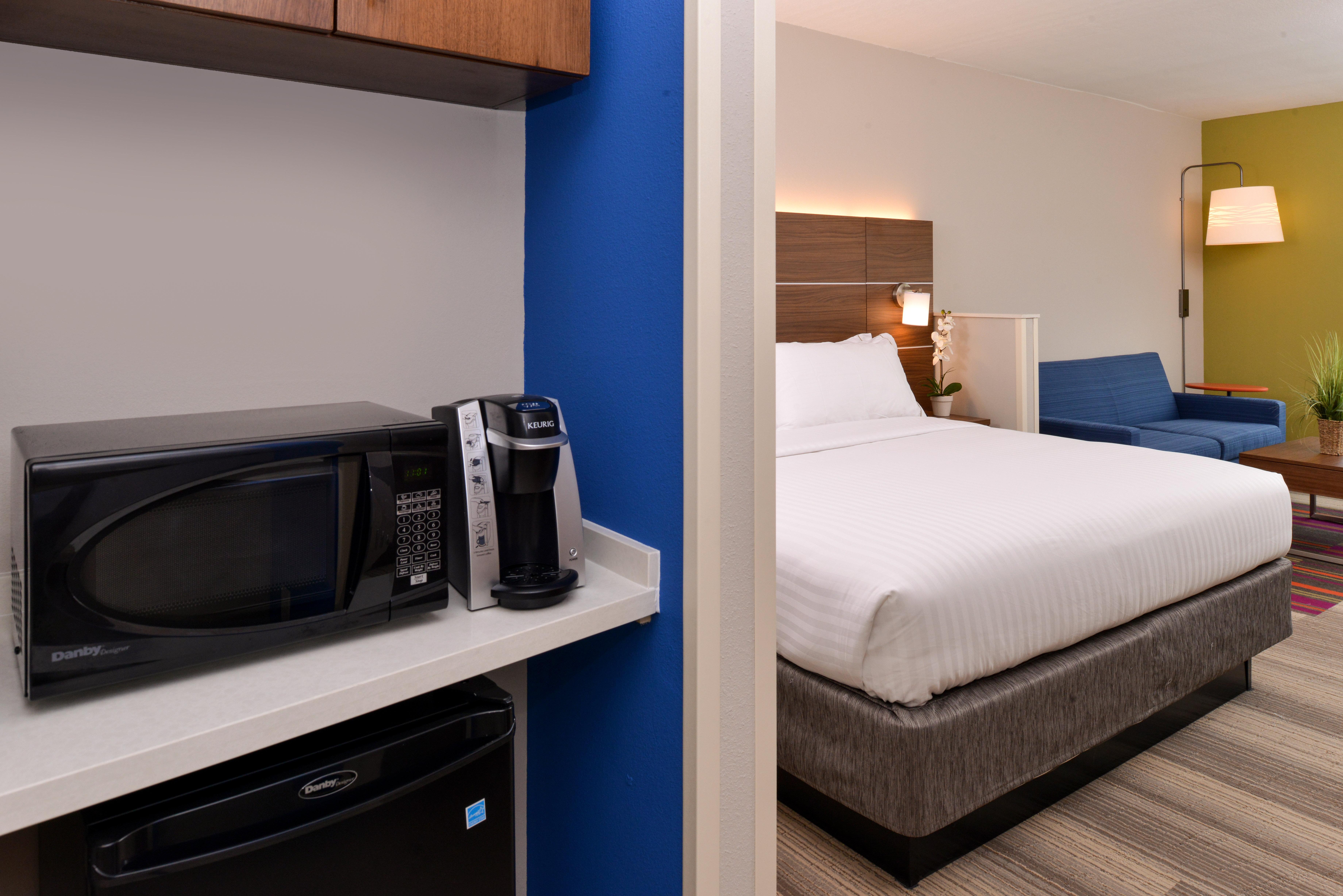Holiday Inn Express & Suites Salem By Ihg Exterior photo