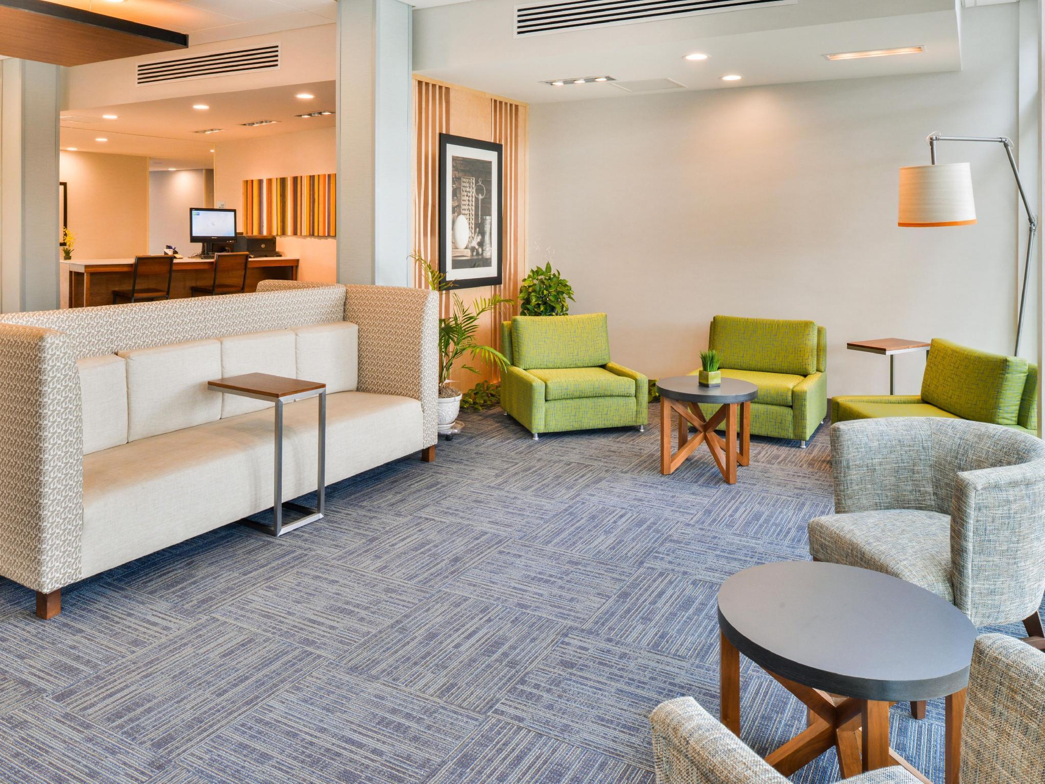 Holiday Inn Express & Suites Salem By Ihg Exterior photo