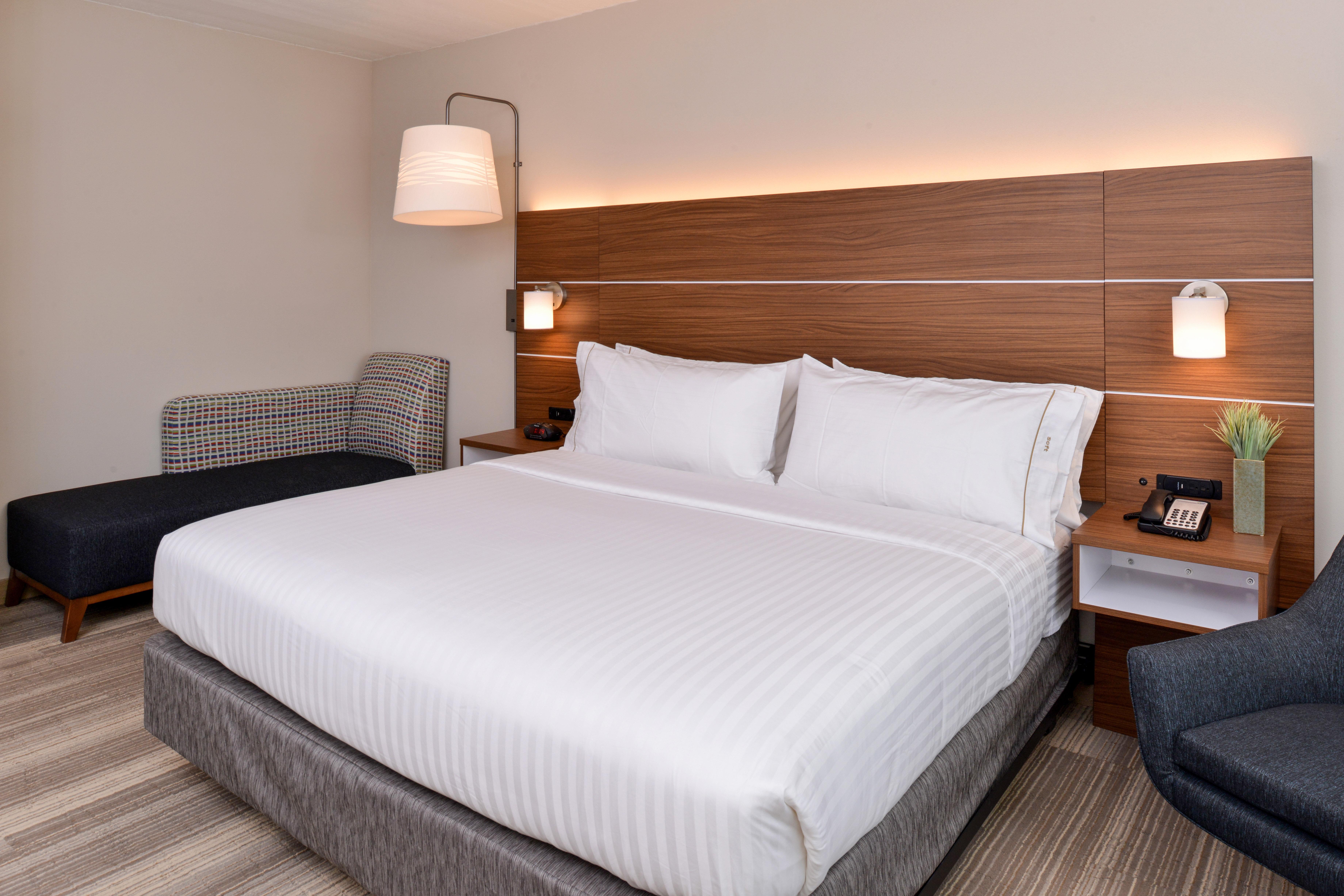 Holiday Inn Express & Suites Salem By Ihg Exterior photo