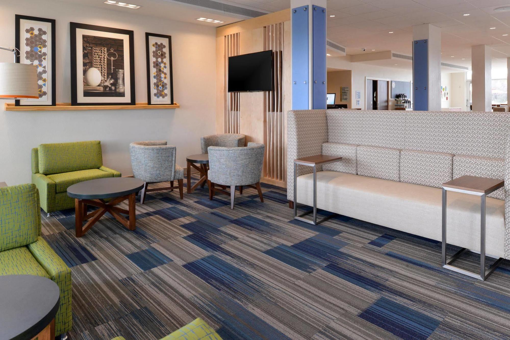 Holiday Inn Express & Suites Salem By Ihg Exterior photo